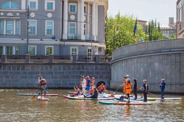 С веслом по Водоотводному каналу: как прошла сап-экскурсия на фестивале «Москва — на волне. Рыбная неделя» 5 dd8f6a3d284f577b1109075569a5974e