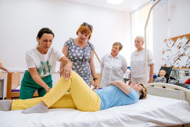 Собянин: Социальную помощь на дому в Москве получают все, кому это необходимо 7 0e7abb9e3e80e683c8aff58af4ca0e5c