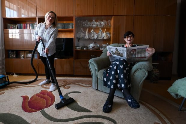 Собянин: Социальную помощь на дому в Москве получают все, кому это необходимо 2 1475a0ee12074721b1718d6aad379034