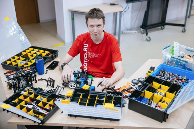 Собянин поздравил москвичей с победой на Российской робототехнической олимпиаде 9 e5d13ec38491d8a0a064dfc5c66584c3