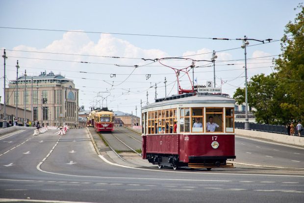 ed689960a77a8dcc46fa06a90843352b