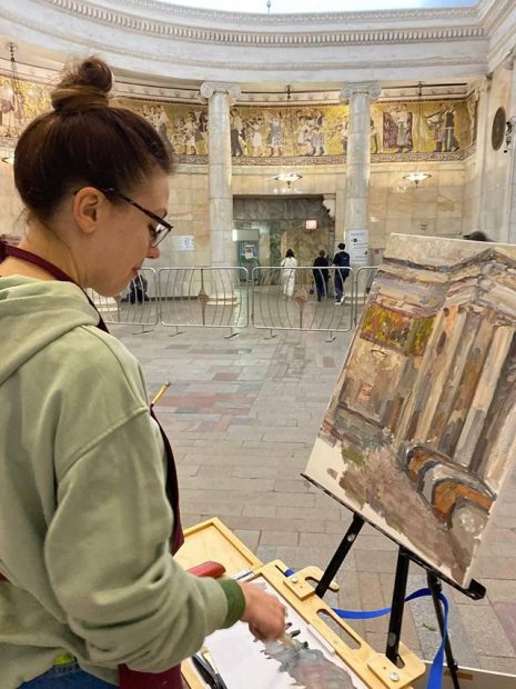 Монументальная живопись, графика и аллегория: какие работы создают участники проекта «Искусство в метро» 3 0f4329a649b84d59eccd7e68461f5b67