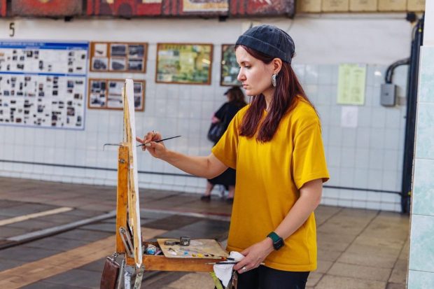 Монументальная живопись, графика и аллегория: какие работы создают участники проекта «Искусство в метро» 5 1eee3dd7d7965e4f46c4571411b8e1d6