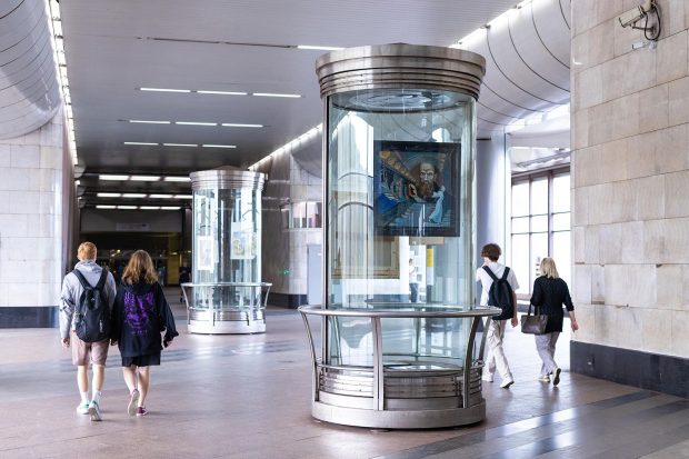 «Искусство в метро»: на станции «Воробьевы горы» открылась новая выставка 5 5a1a5b81d4078cf159e9770caa5ee1b2