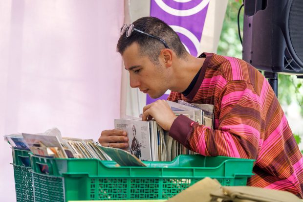 Любимые хиты и шлягеры: на винтажном маркете на Чистопрудном бульваре можно купить виниловые пластинки 3 7846763cf9534c90425c5c4e31d46c19