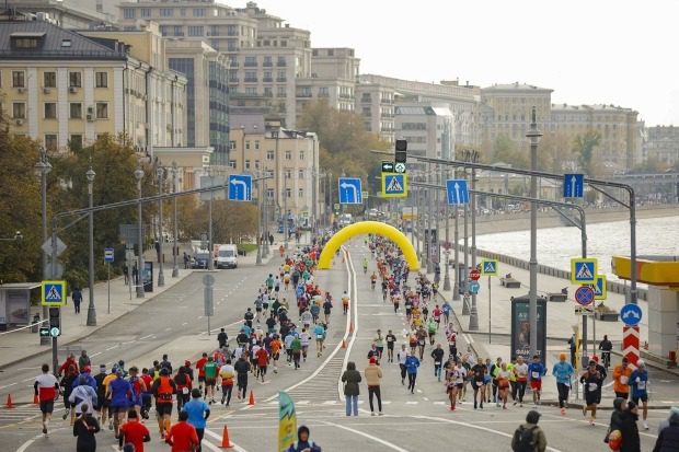 Около 30 тысяч человек пробежали Московский марафон по центральным улицам города 3 27f11691995e3a5f1e4f07d0abfbc2e5