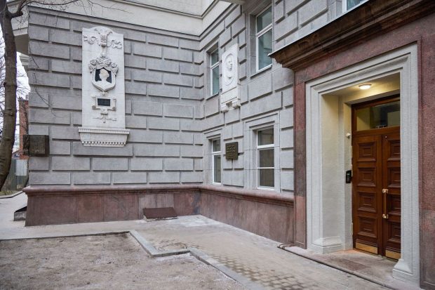 06e1c7d80562bc22d666b4b0c85e6a4d