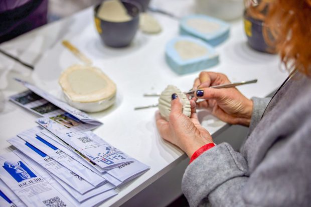 Камин Врубеля, окна дома Мельникова и ионическая капитель: что показали на выставке «ПРОреставрацию» 7 2c54a949e1f29993e5c17c20c2271e93