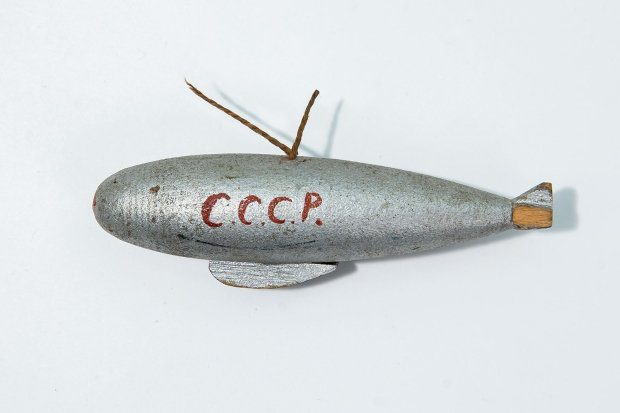 Дед Мороз и дирижабль-рекордсмен. Рассматриваем елочные игрушки из музеев Москвы 14 146de861313fa24683102d5389aea011