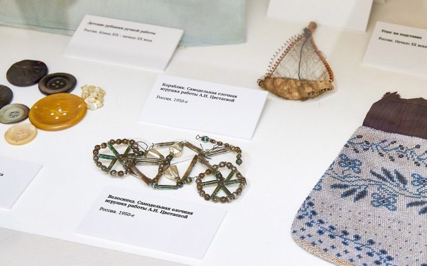 Дед Мороз и дирижабль-рекордсмен. Рассматриваем елочные игрушки из музеев Москвы 16 6d770db1307e29816cd6aa9b03920066