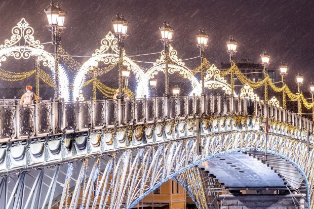 bda58008dee601757fe9d6e3e1762921