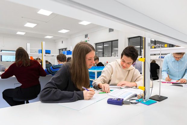 f98f5a3868b61f9a784ee6cbe3f5fb4e