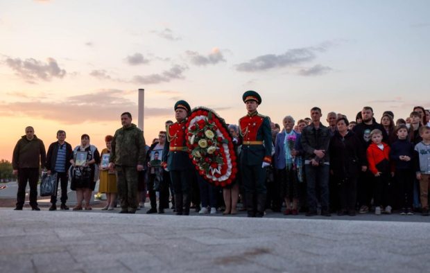 Частицу Вечного огня доставили на мемориал "Незаживающая рана Донбасса" в ЛНР 1 177a34dc685b87856bed288b9a212592