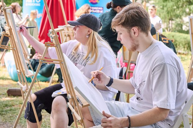 b21b790085b9e009673f98a013b5e27f