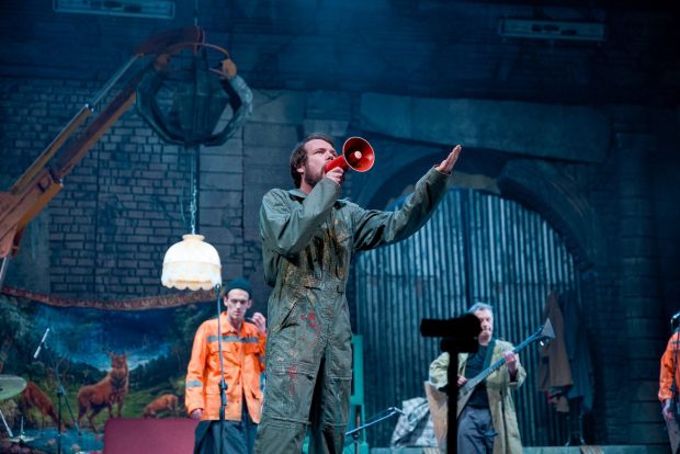 Рок-концерт по Некрасову в XXI веке. Смотрим премьеру Театра Ермоловой 3 d80278a9a6cb4a5ce80fad4b58bb4fb4