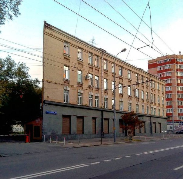 Вот такой «плоский дом» находится на улице Пресненский вал в Москве