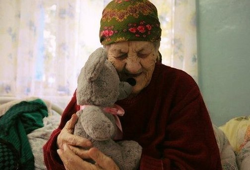 В Москве откроется "Теплый домик" для сбора подарков пожилым людям