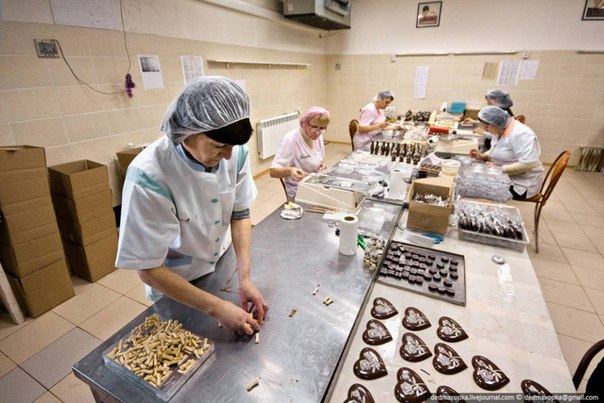 Шоколад и ёлочные игрушки: ТОП-6 экскурсий на фабрики Москвы и области