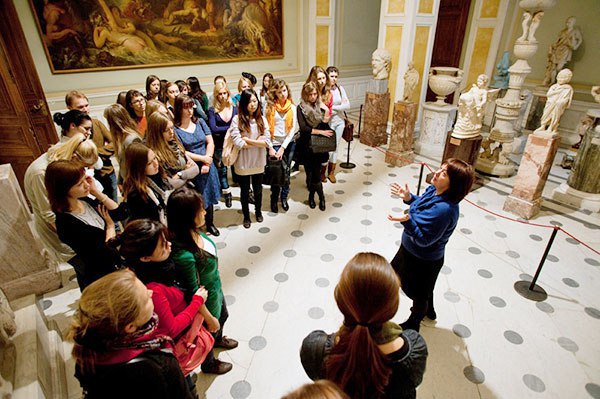 Первокурсники смогут бесплатно или на льготных условиях посещать музеи Москвы в рамках акции «Первокурсник в музее».