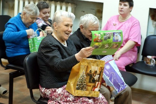 В Москве откроется "Теплый домик" для сбора подарков пожилым людям