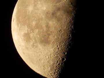 В Московском планетарии пройдут наблюдения в день полутеневого затмения Луны